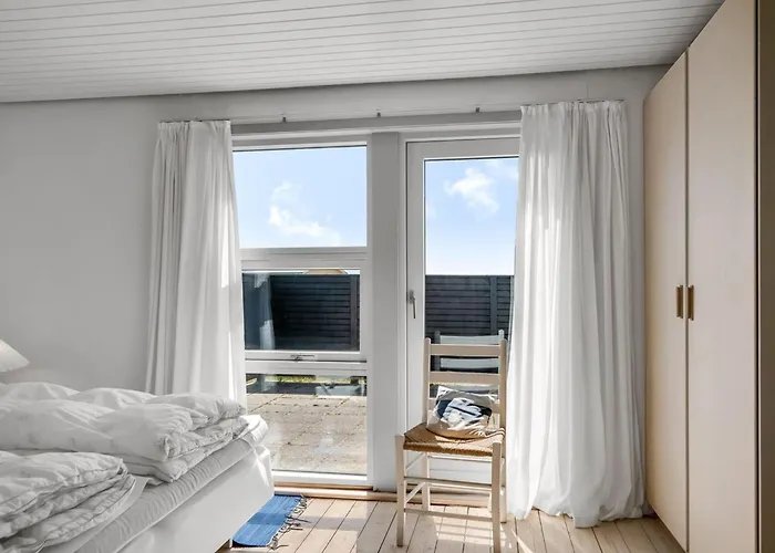 Majvor - 100m From The Sea By Interhome *