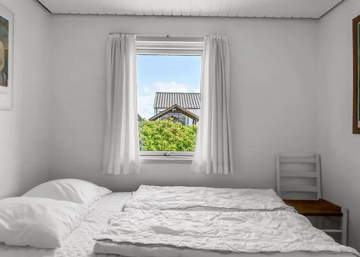 Majvor - 100m From The Sea By Interhome *